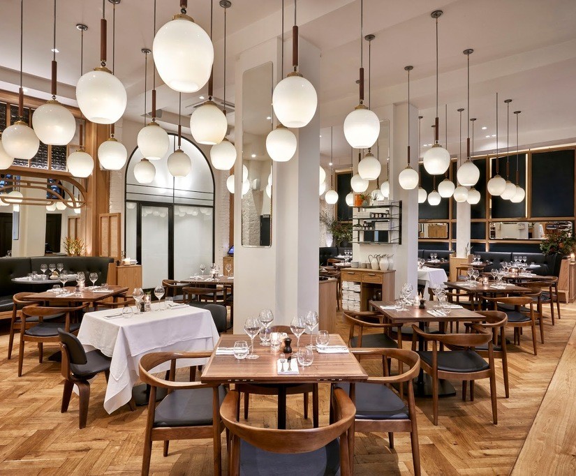 Modern Style Restaurant by Avroko